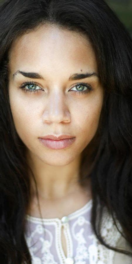 966 Hannah John Kamen Photos & High